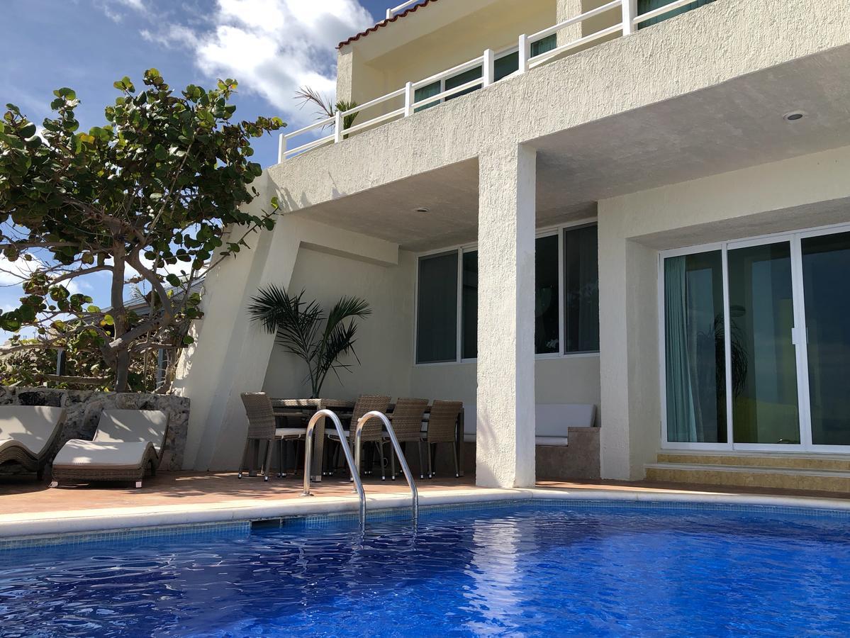 Eight Bedroom Beach House * Cancun