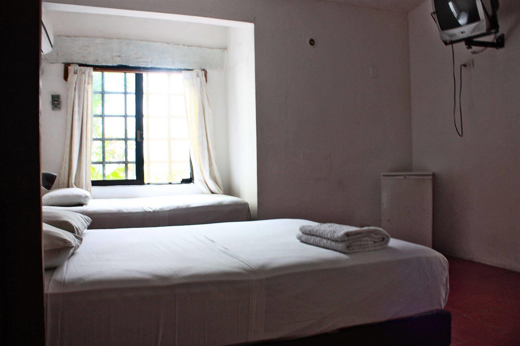 Hostal Haina *