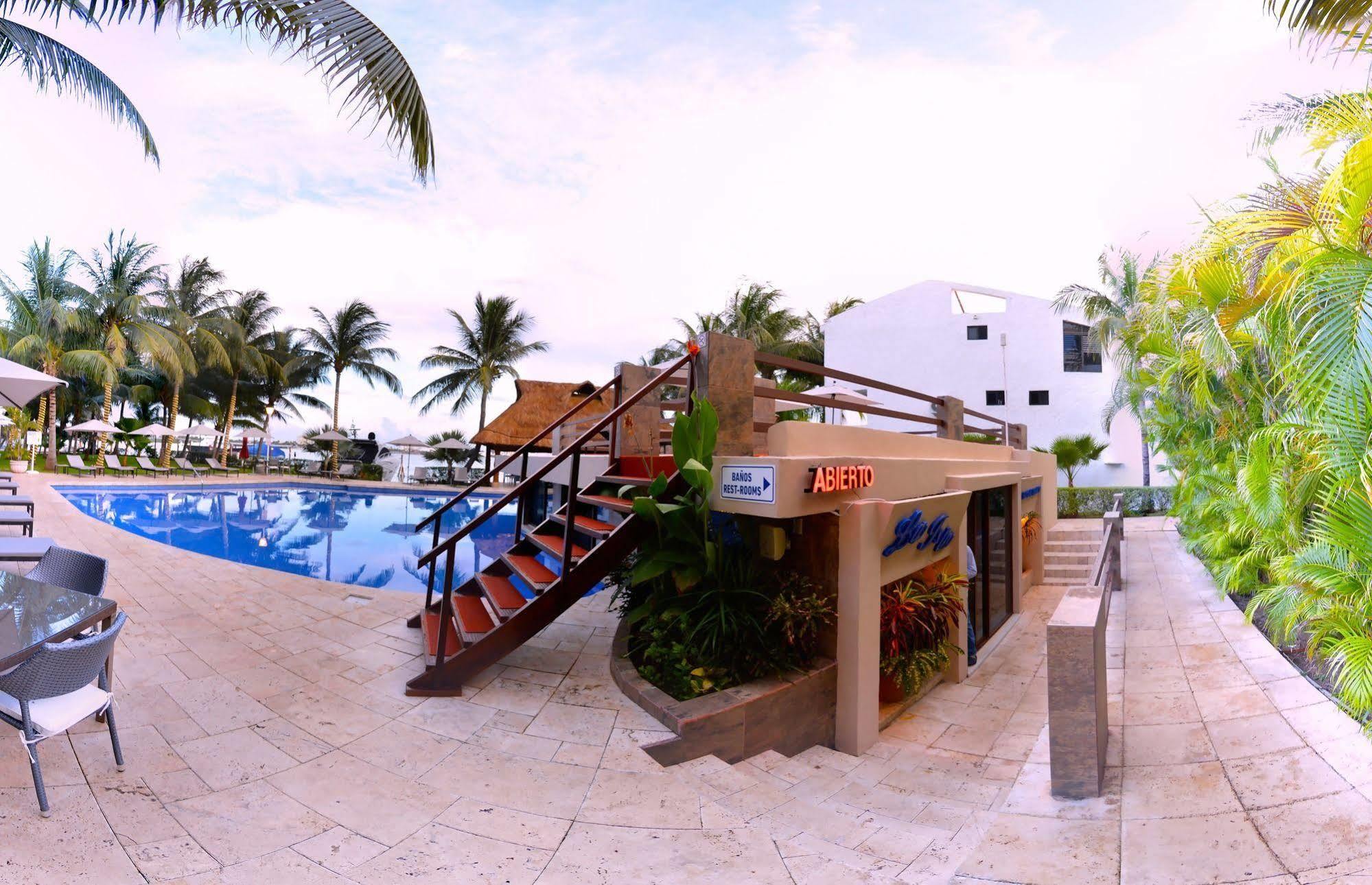 Sina - Solo Adultos Cancun