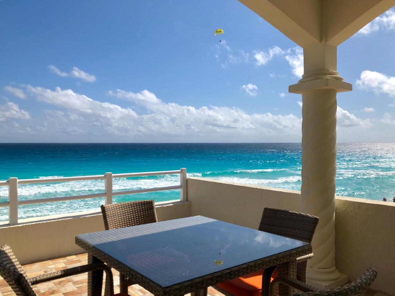 Eight Bedroom Beach House * Cancun
