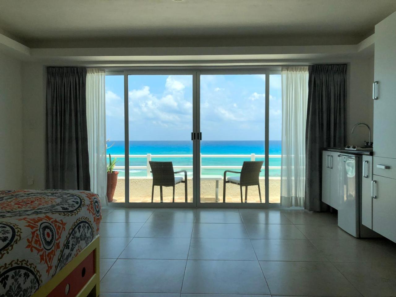 Villa Eight Bedroom Beach House Cancun