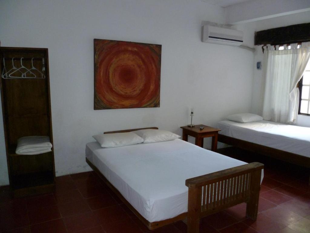Hostal Haina Hostel *