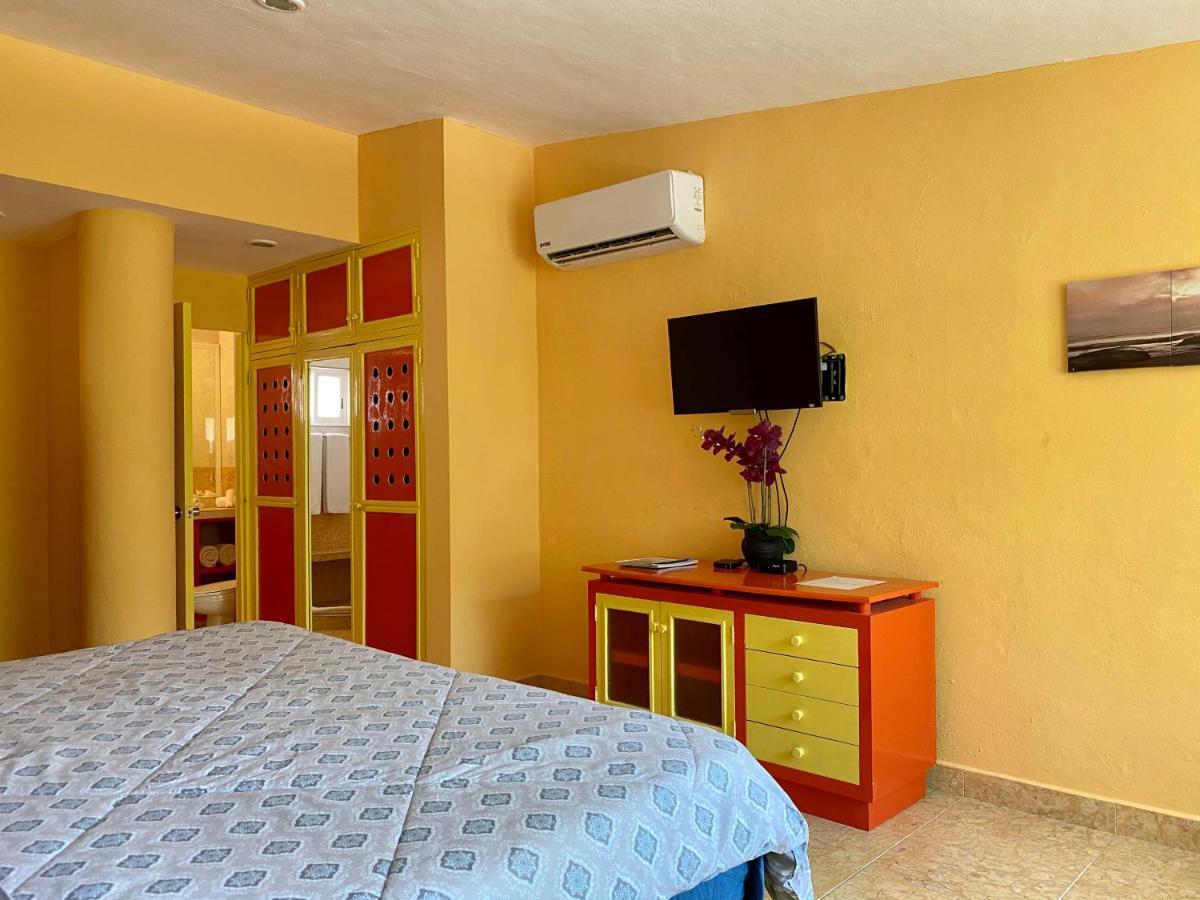 Eight Bedroom Beach House * Cancun