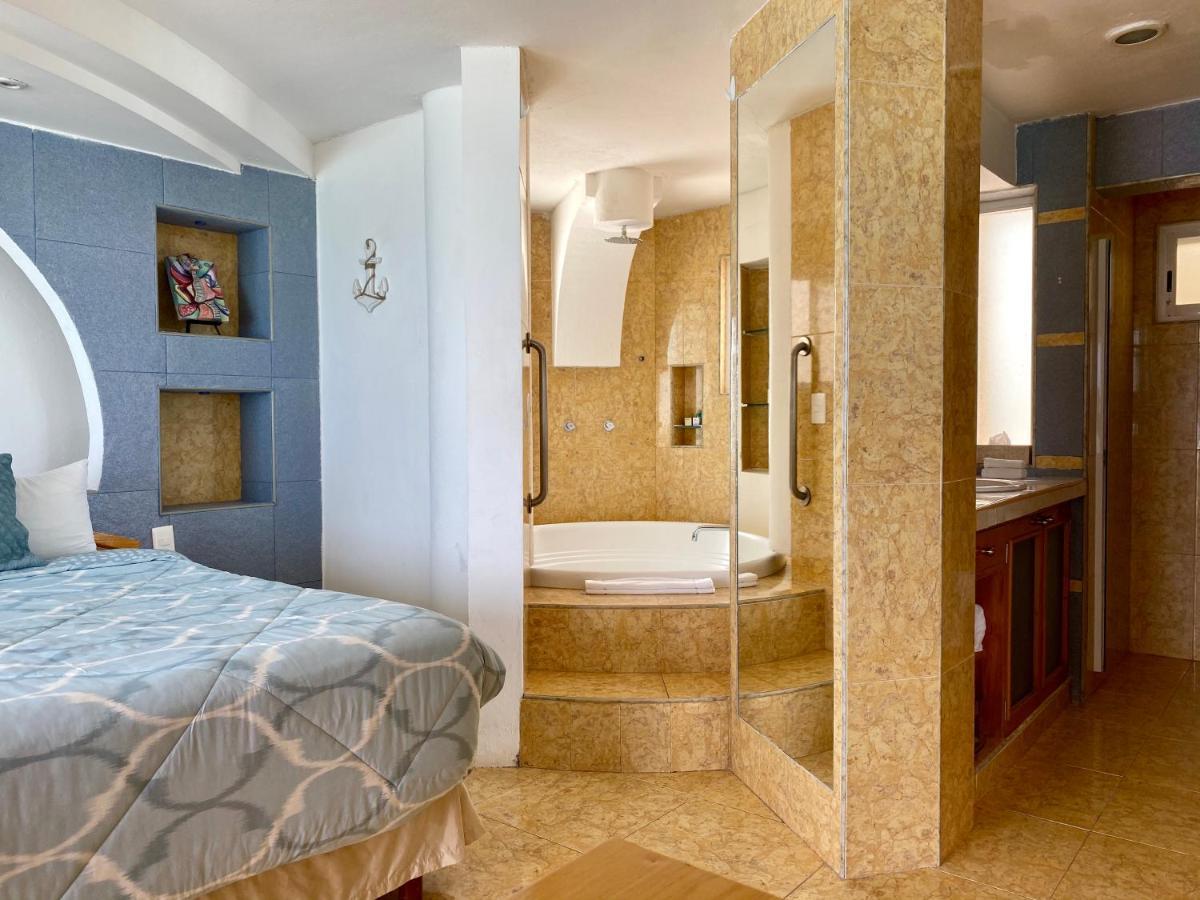 Eight Bedroom Beach House * Cancun
