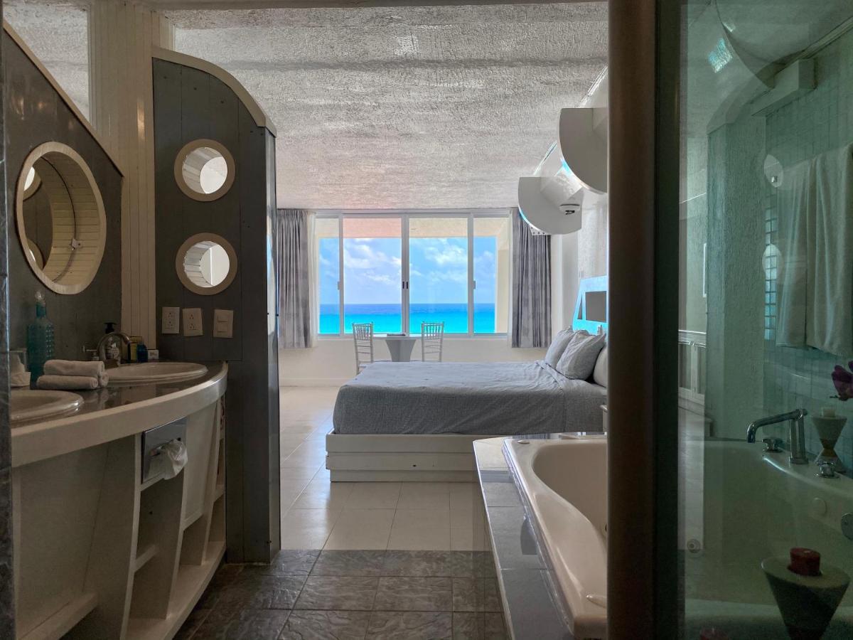 Villa Eight Bedroom Beach House Cancun